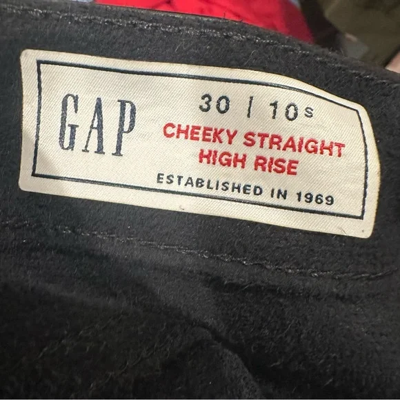 NWT Gap Sky High Rise Faux-Leather Vegan Cheeky Straight Pants Black Size 30/10s - Picture 4 of 5